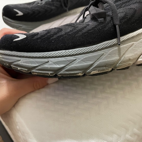 Women’s Arahi 6 Hoka Sneakers - Picture 5 of 11